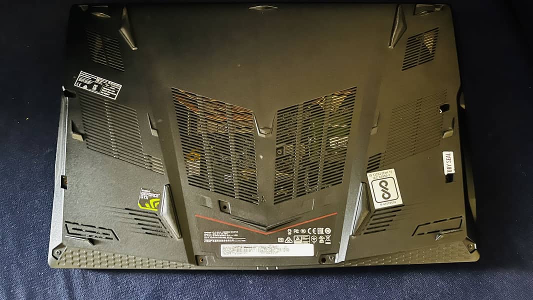 MSI GP63 leopard 8re 1