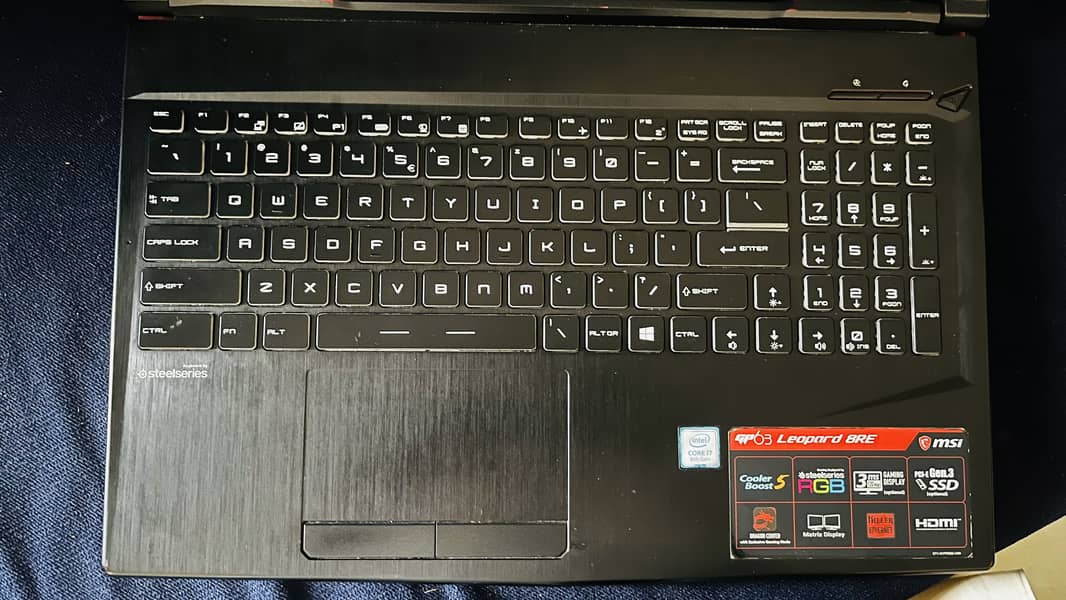 MSI GP63 leopard 8re 9