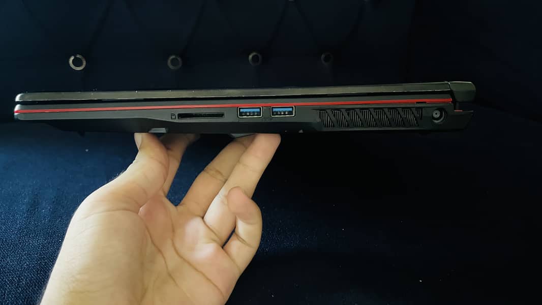 MSI GP63 leopard 8re 13