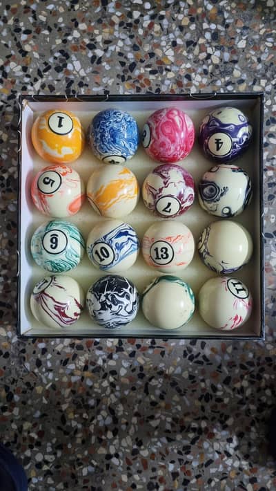 good condition billiards balls. set of 16 balls. marble design