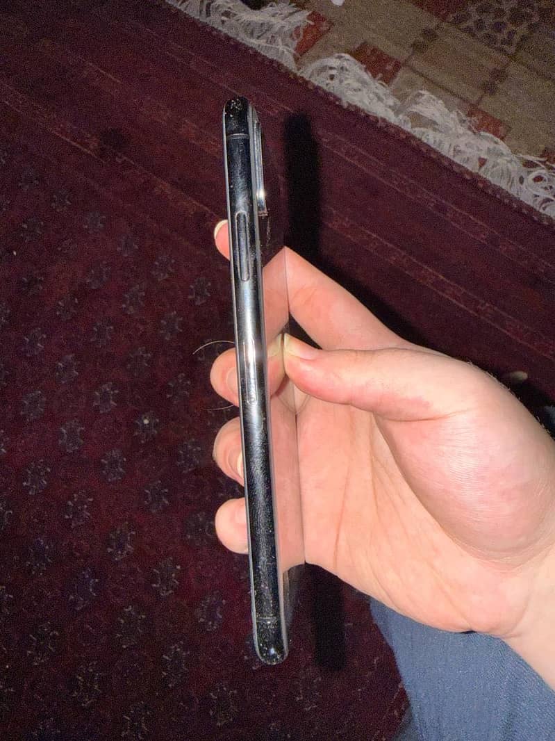 XS iPhone 3