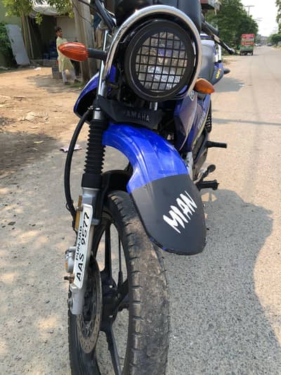 Yamaha YBR G 125 blue