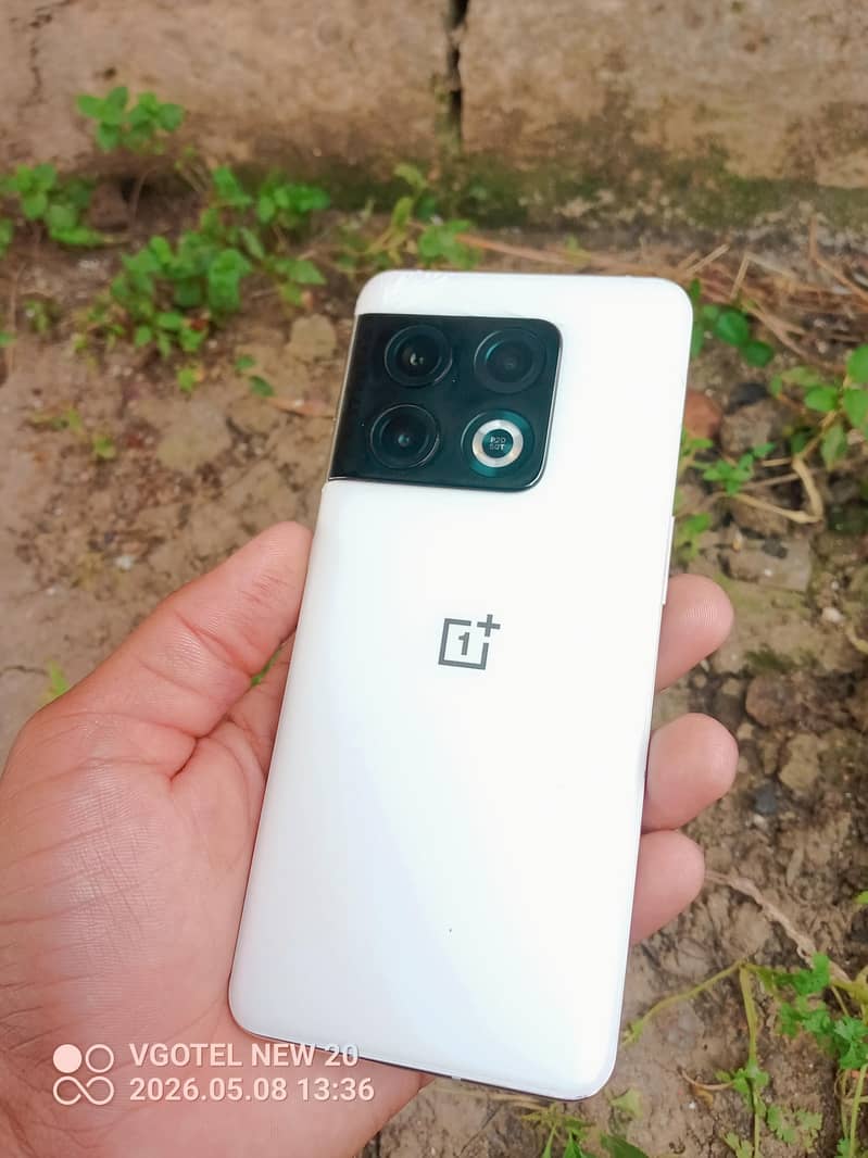 One plus 10 pro 4