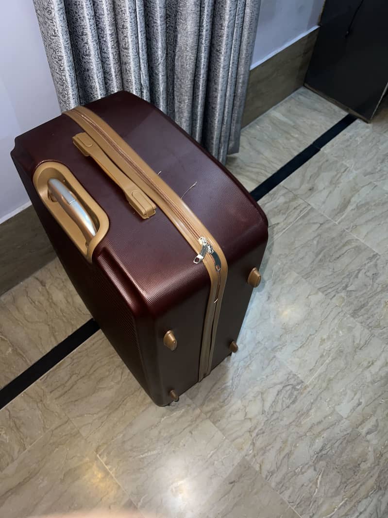 Suit case large size 3