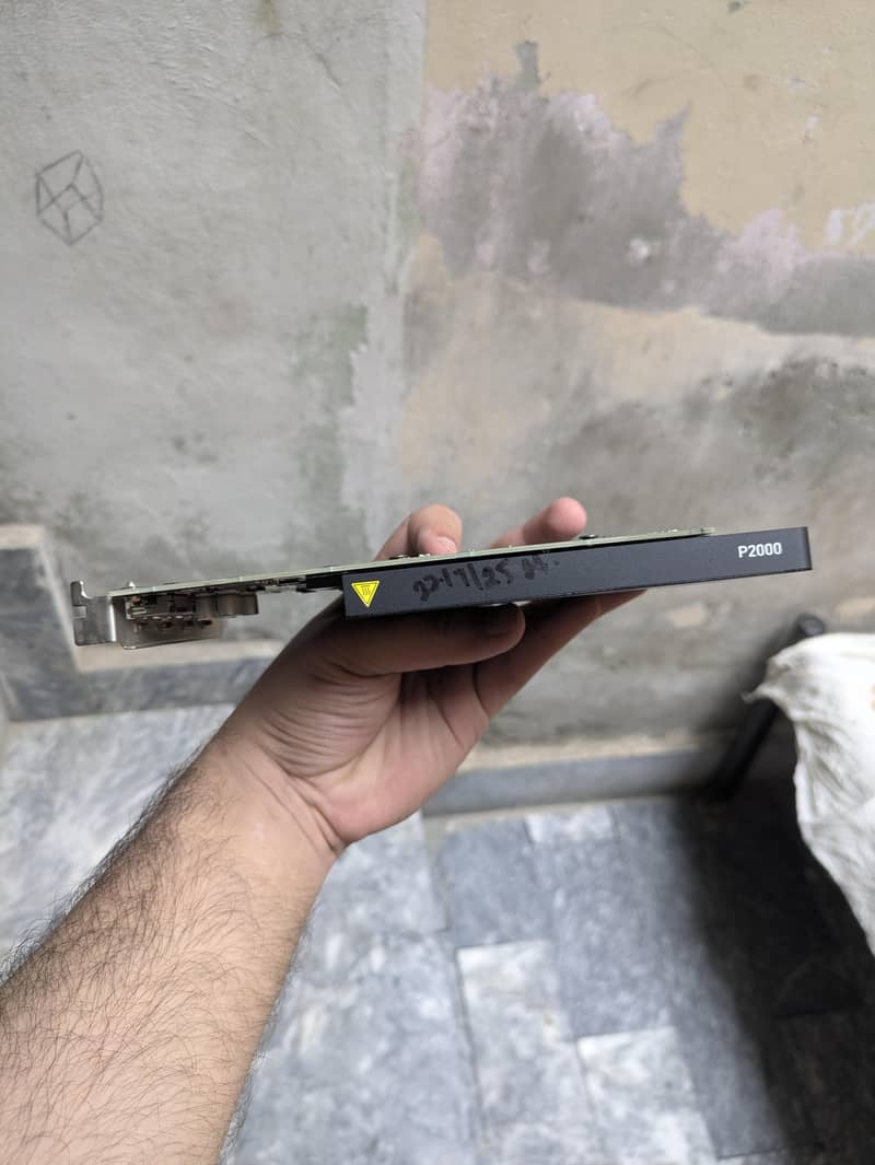 NVIDIA Quadro P2000 5GB 3