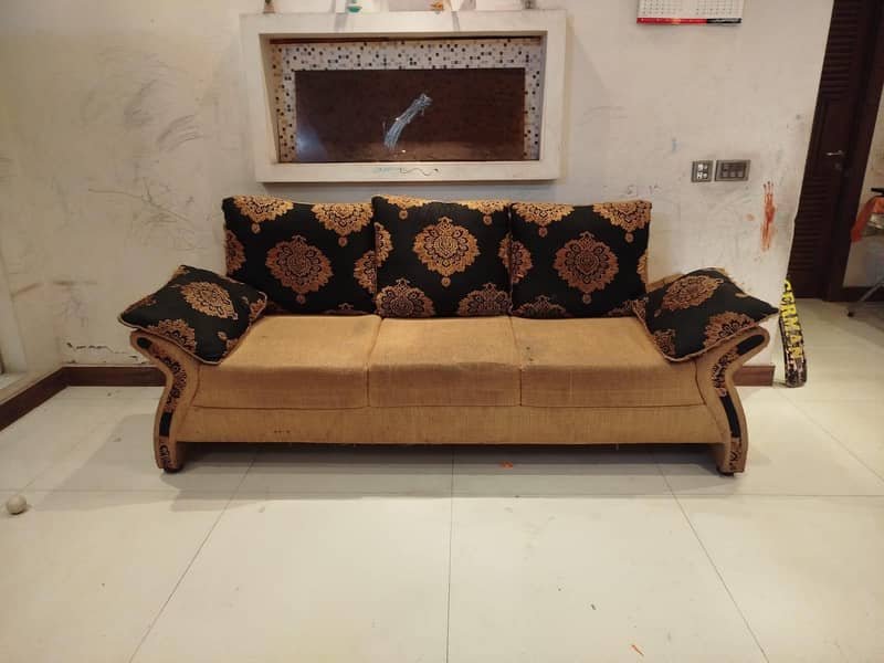 2 sofa sets 321 with table 1