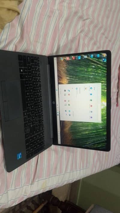 LAPTOP i3-11 GEN 10/9 condition