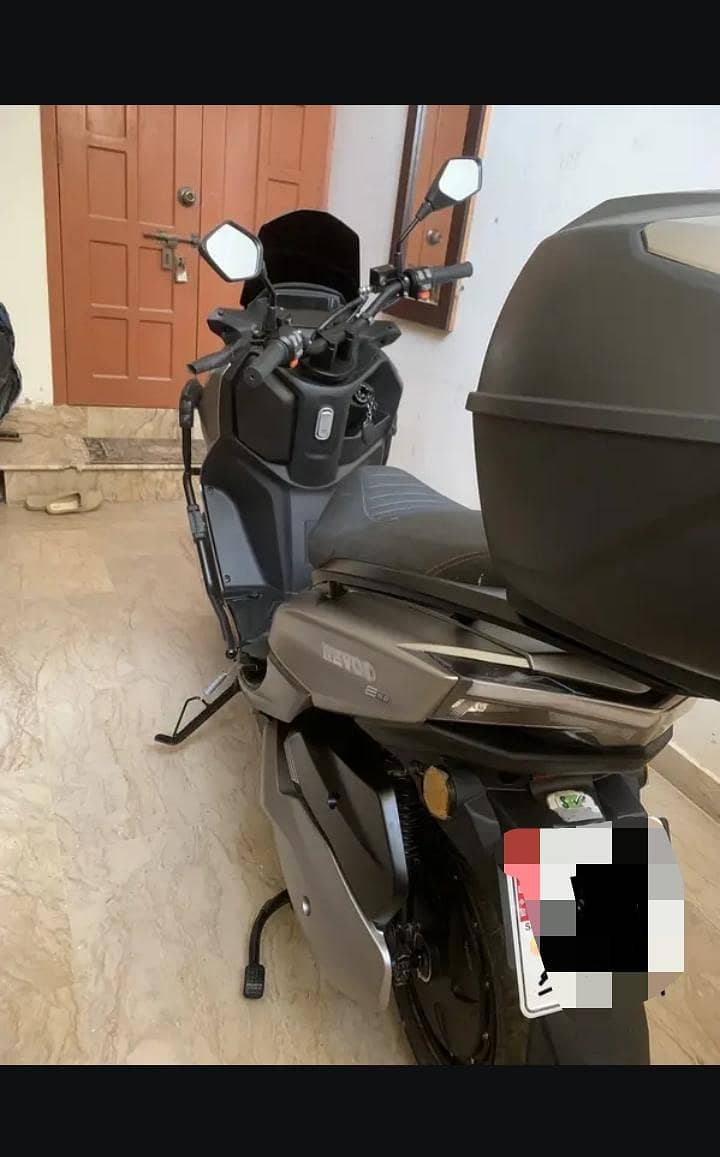 revoo e52 6