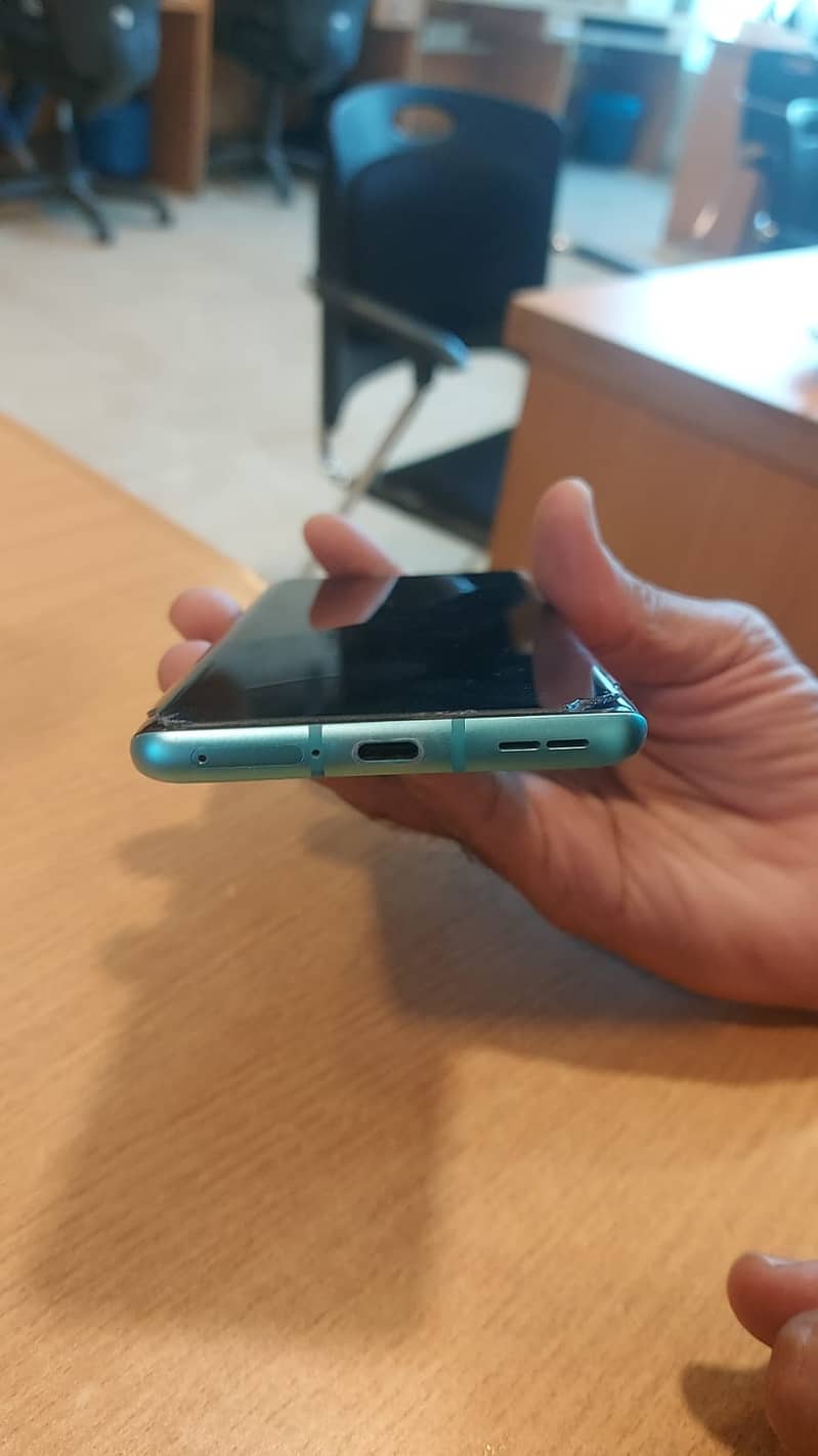 One Plus 8 Pro 4