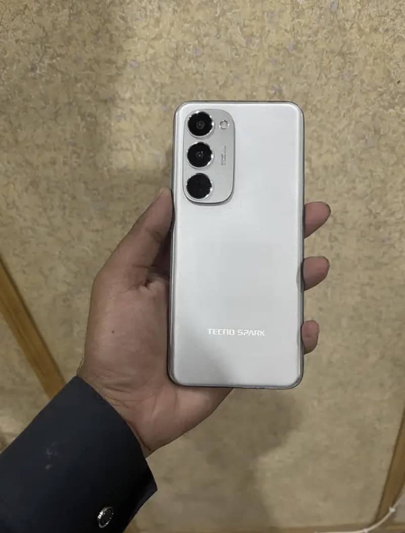 Tecno spark40 pro plus 2