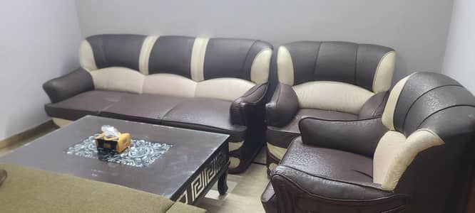 Urgent Sale 5 seater sofa se in very good condition.