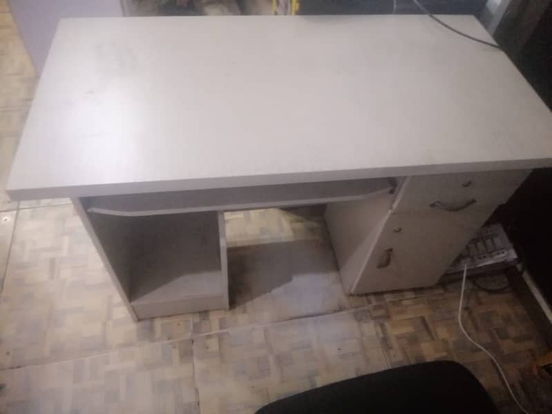 Computer Table 3