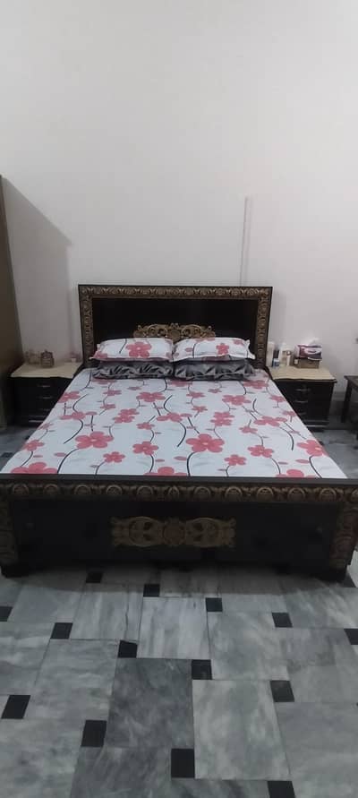 3 months Used bed with side tables / Urgent Sale