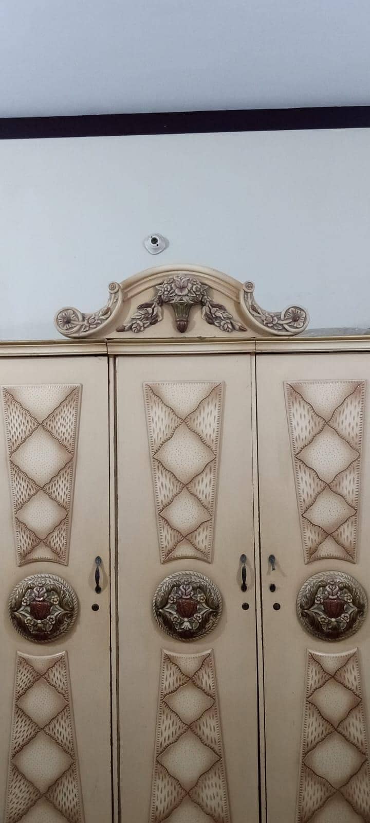 bedsett with dressing 1
