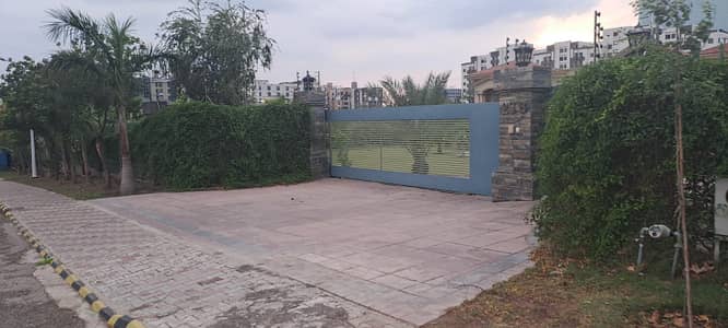 A block 2 kanal plot top heighted solid land one of the most beautiful location