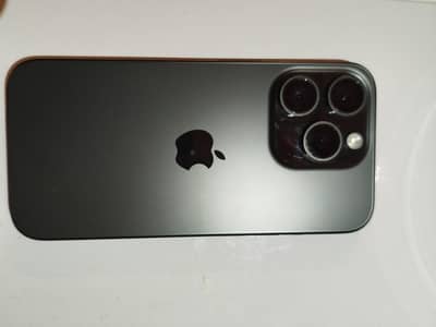 iPhone 15 pro 128gb jv 79 Bh 10/10 black
