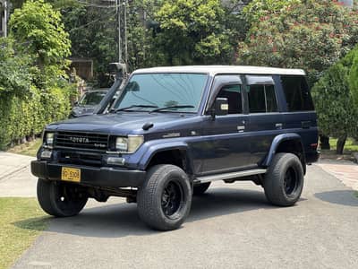 CLEAN TOYOTA PRADO OFF-ROAD BUILT