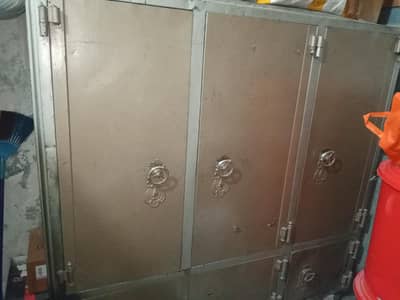 urgent sale 3 put wali almari