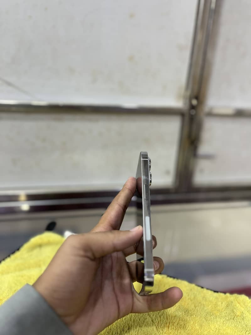 IPHONE 14pro Jv 1