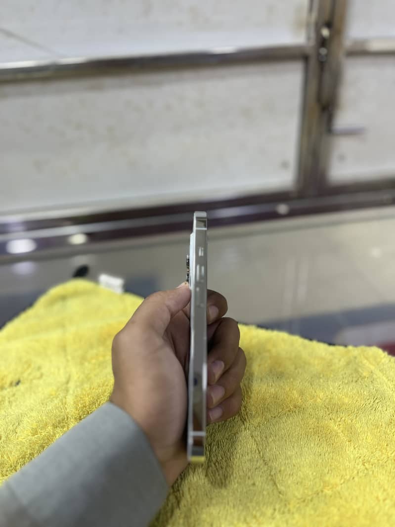 IPHONE 14pro Jv 2