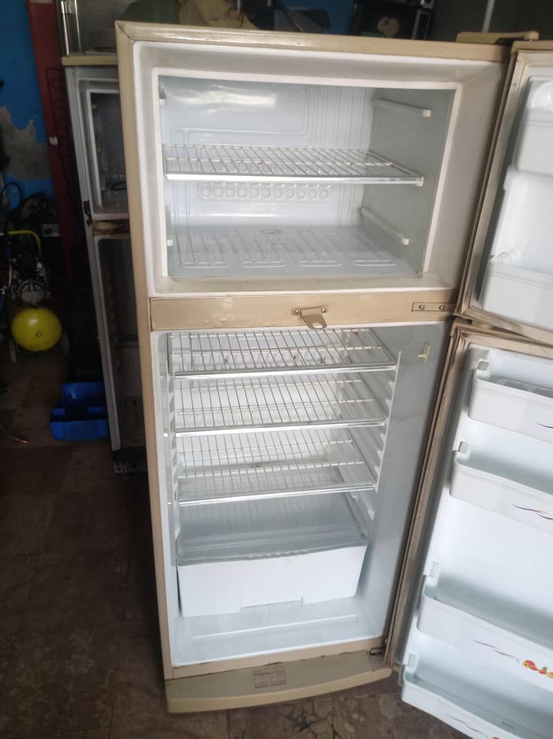 Waves fridge 4