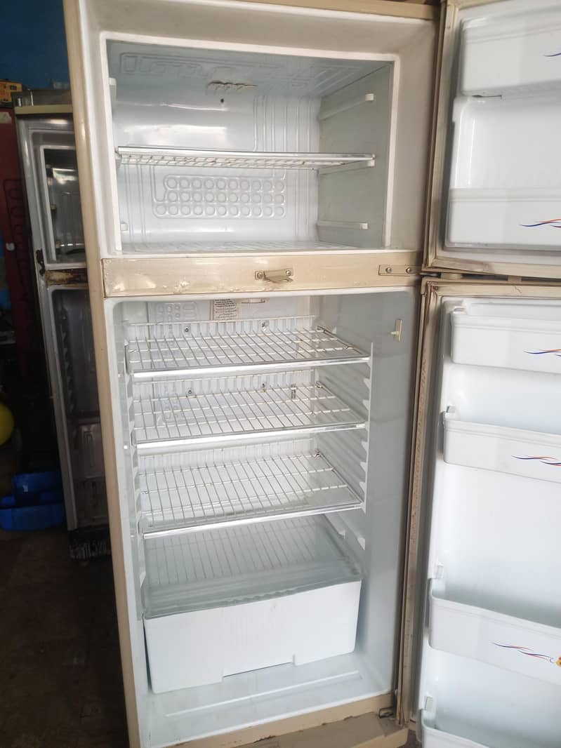 Waves fridge 5