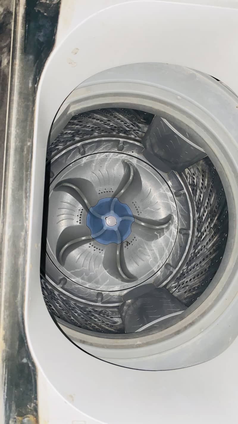 Dawlance Fully Automatic Washing Machine 1