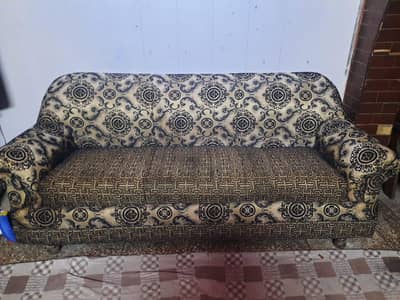 2 sets wooden sofas set 5/5 seaters with seats or cushions brand new