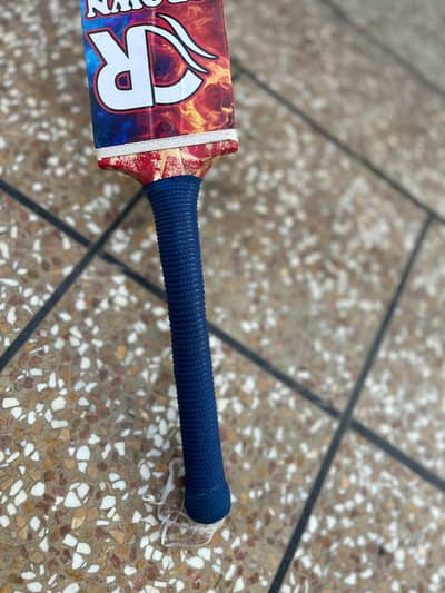 cricket tennis bat