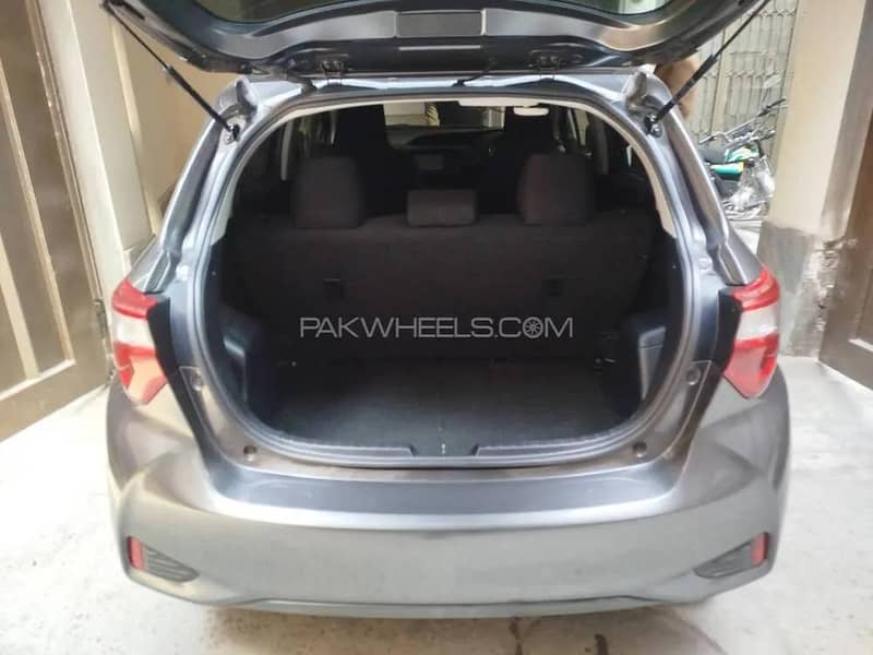Vitz car 6