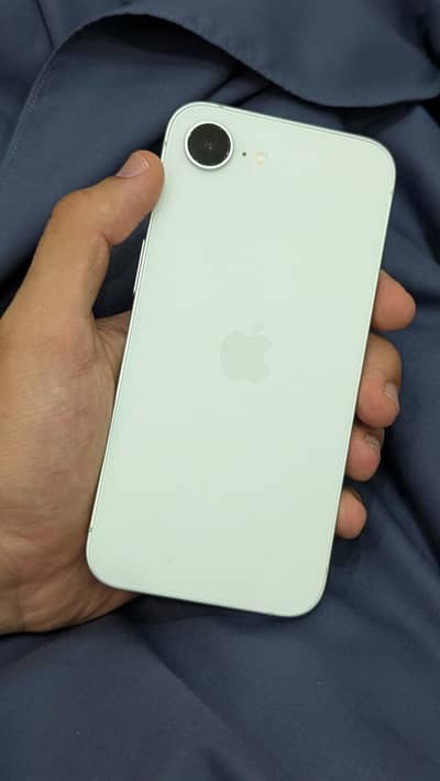 iPhone 16e bypass 9/10 100% battery health 8/128