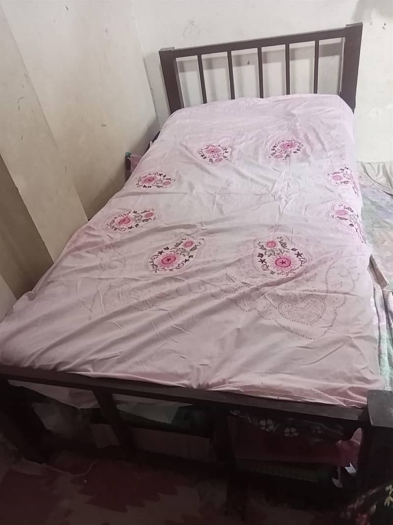2 single bed with side table 2