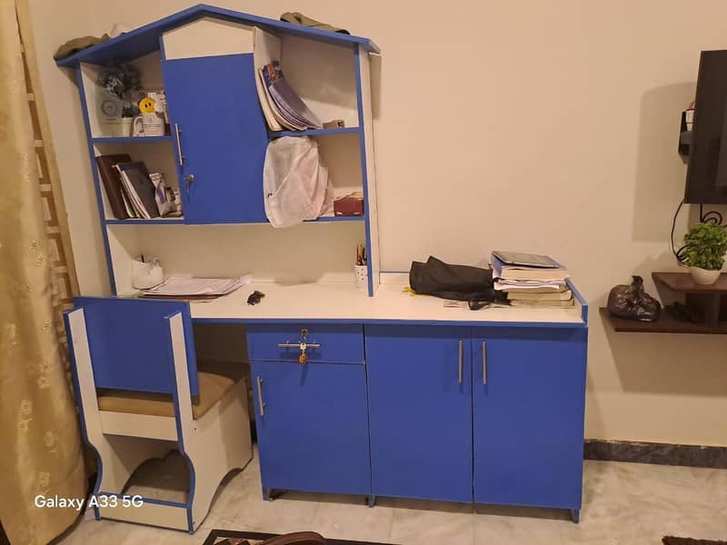 study table with chair 0