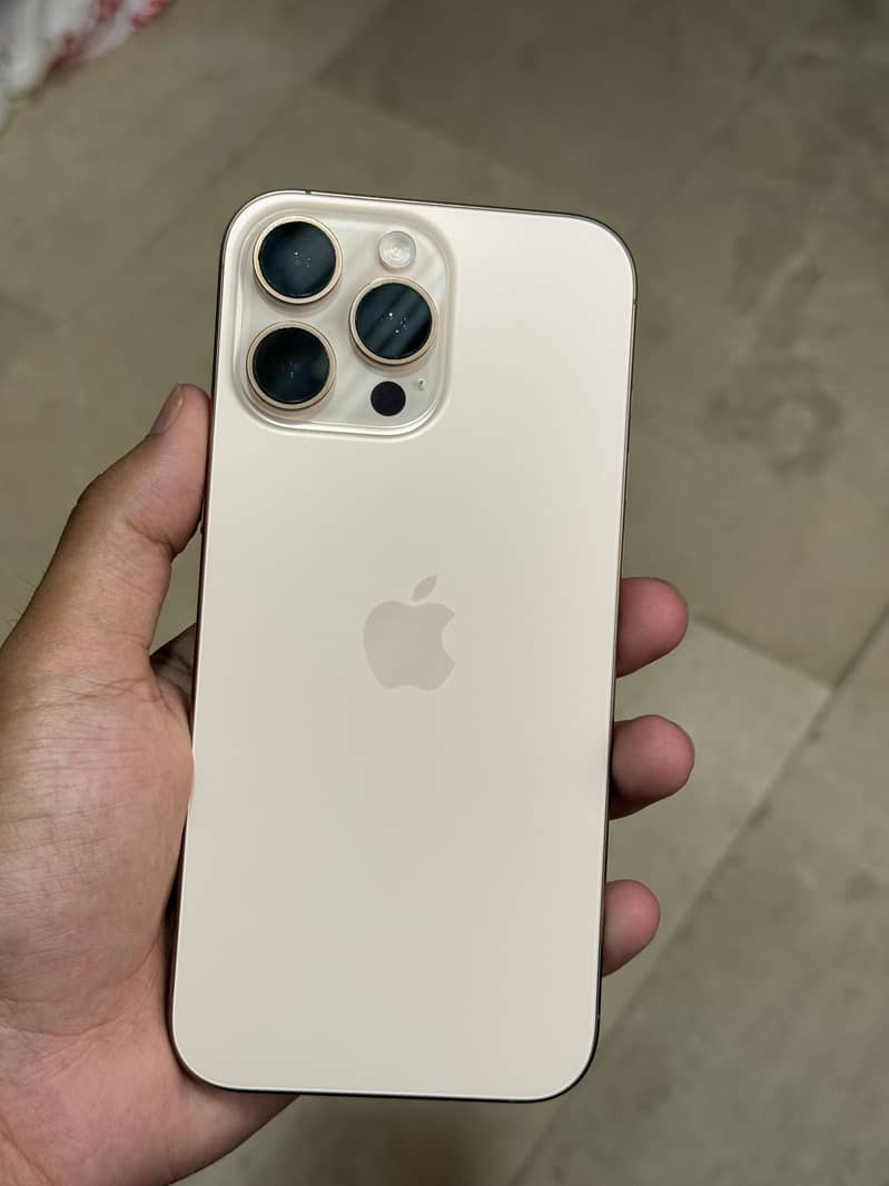 IPHONE 16 PRO MAX 6