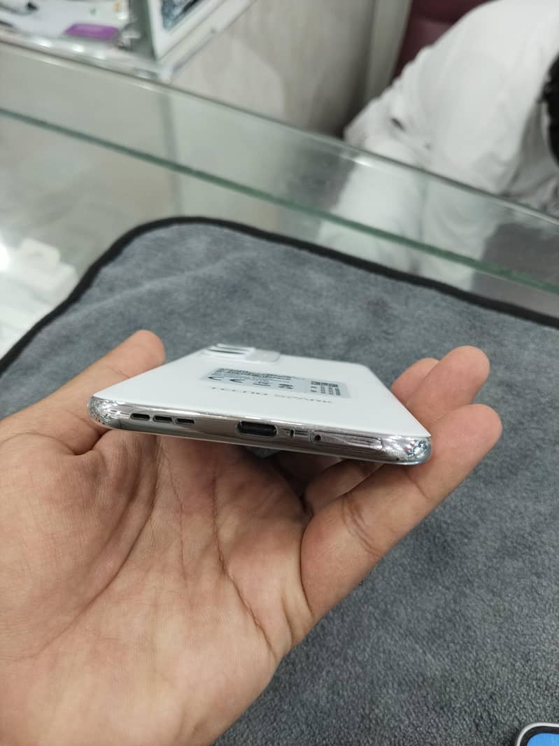 Techno Spark 40Pro Plus 0