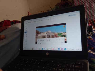 Hp chromebook. . . . 4/32