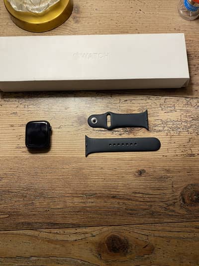 Apple watch series 9 45mm 100%battery health