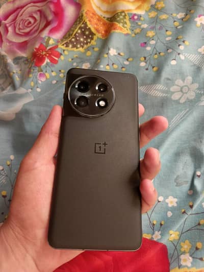 oneplus 11 5g 10/10 non pta 120fps camera outclass exchange possible