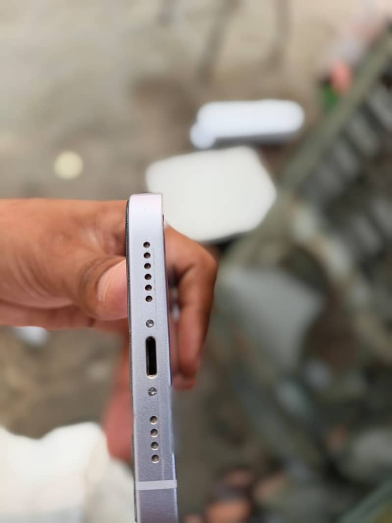 iPhone 14plus scratch less mobile 2
