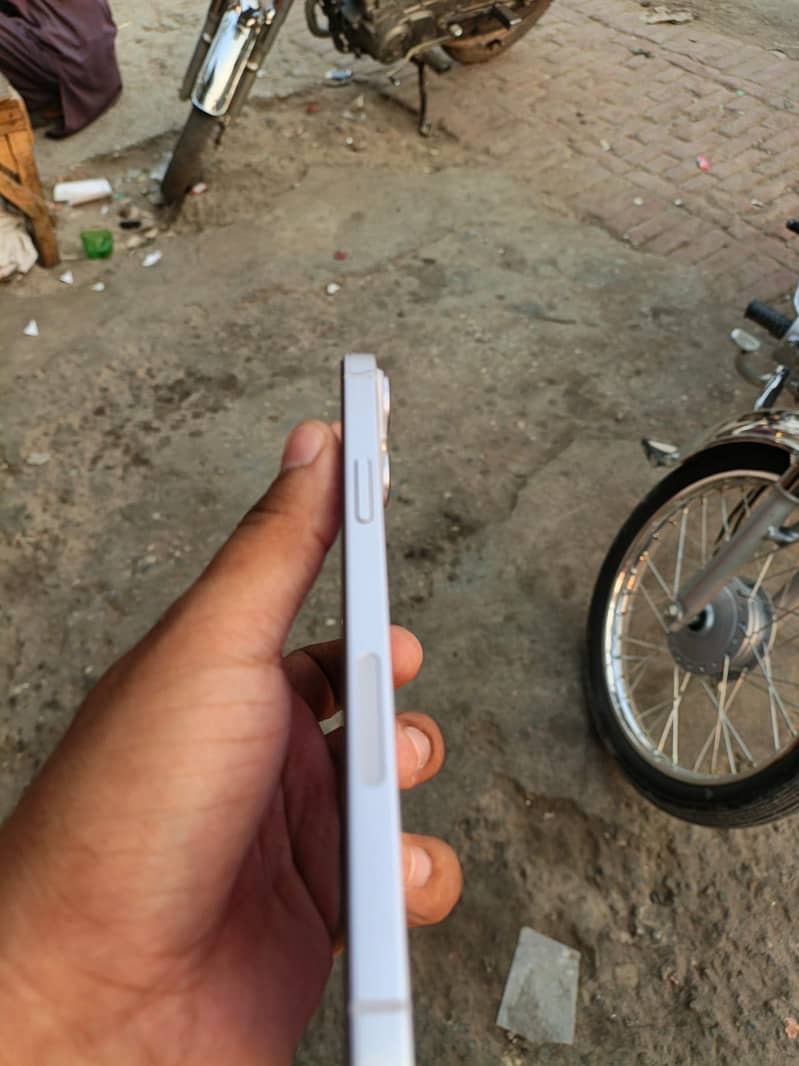 iPhone 14plus scratch less mobile 5