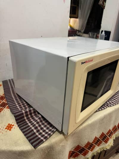 Super National 30 Litre Microwave oven