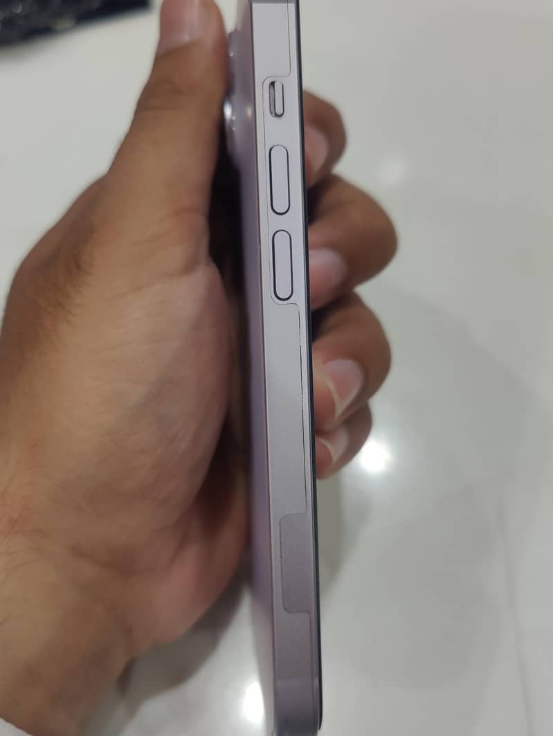 Iphone 14 10/10 condition 4