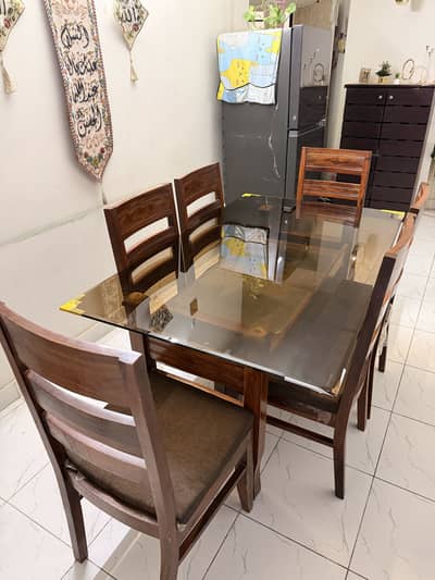 Dinning table 6 seaters