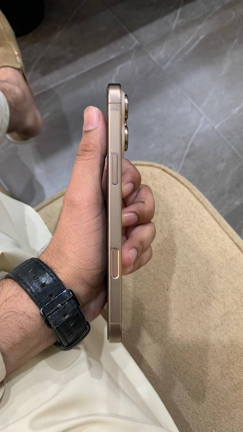 iPhone 16 pro max 0