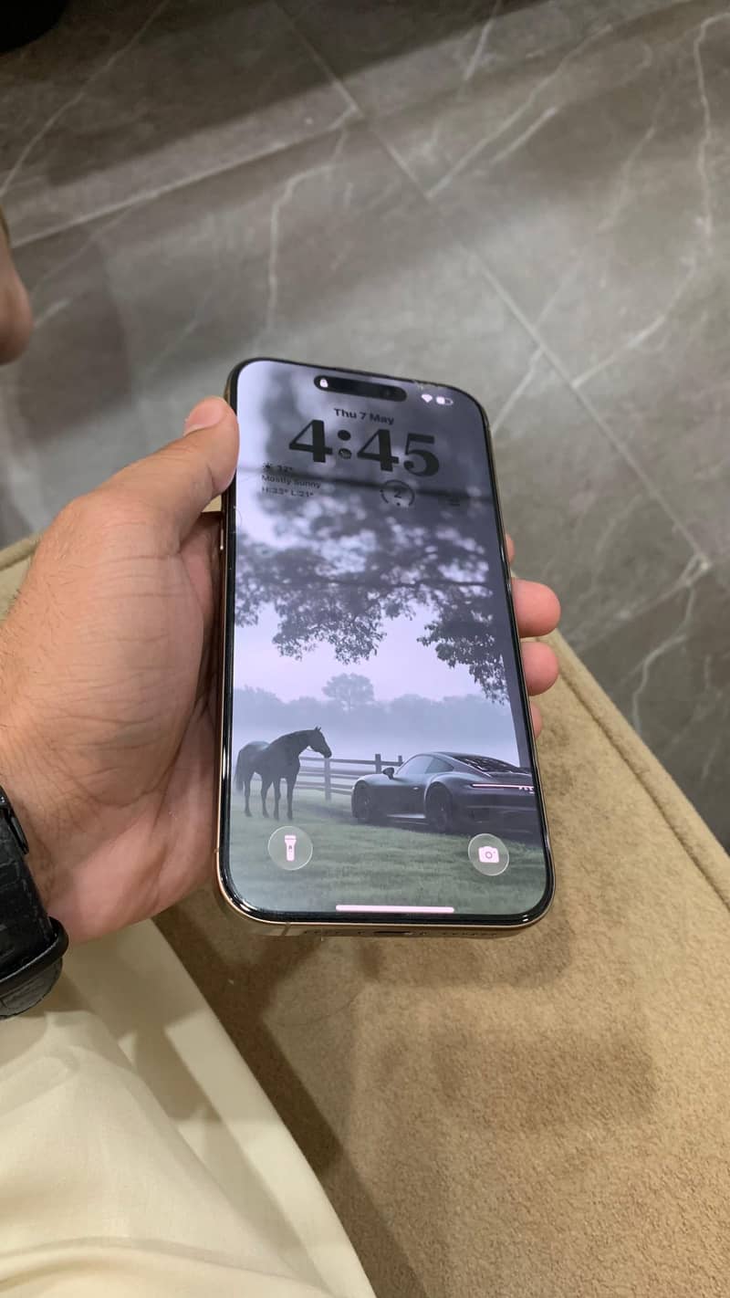 iPhone 16 pro max 2