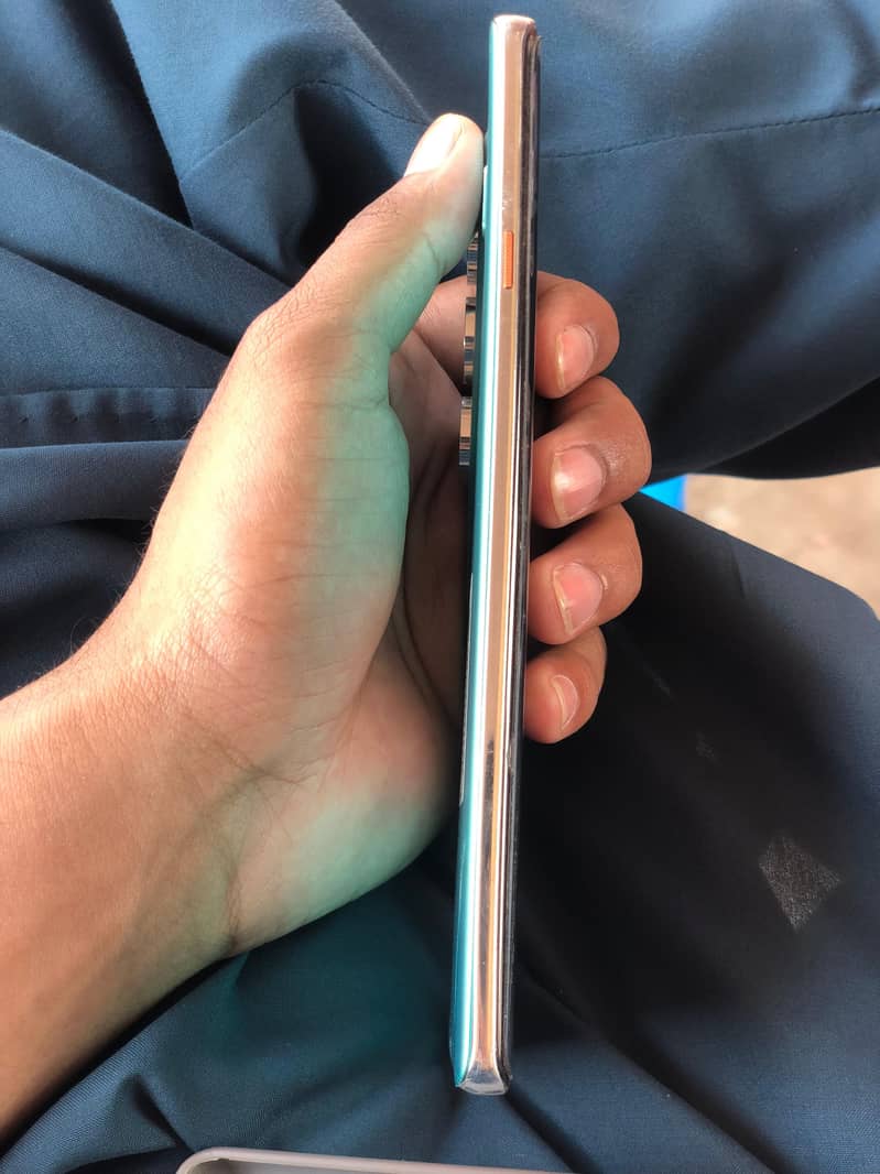 techno camon 40 Pro 4