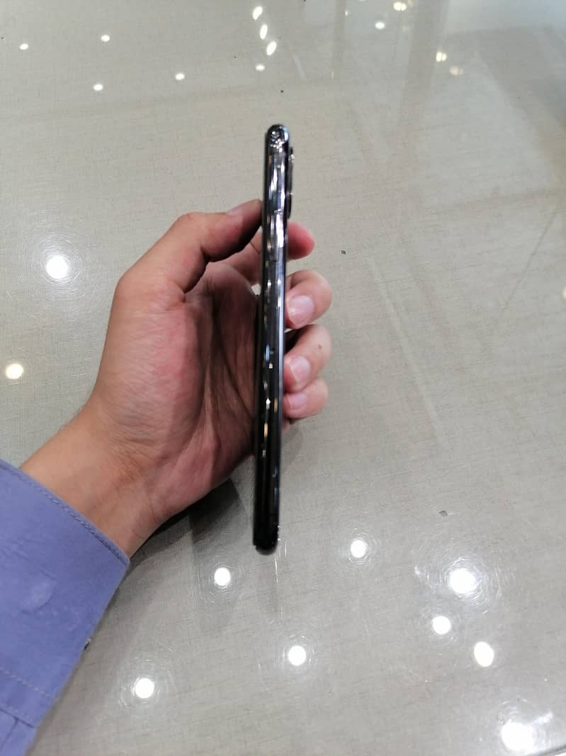 iphone xs 2