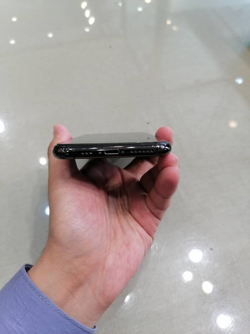 iphone xs 3
