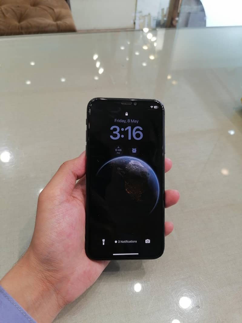 iphone xs 4