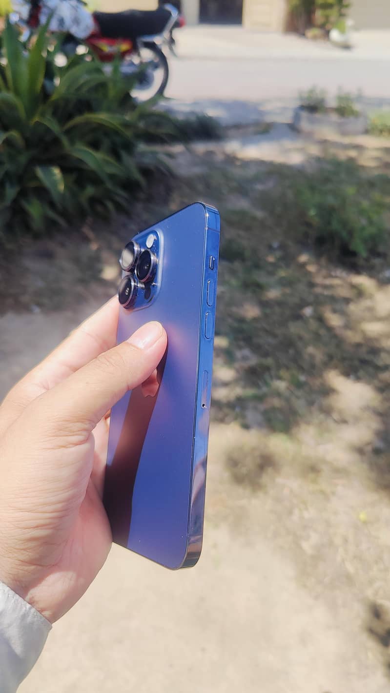 iphone 14 pro max 2